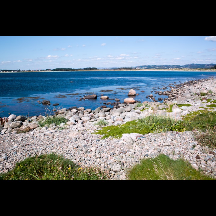 Lille-Rauna - fishermen from the farms used to pull their boats up between the rows of stones.