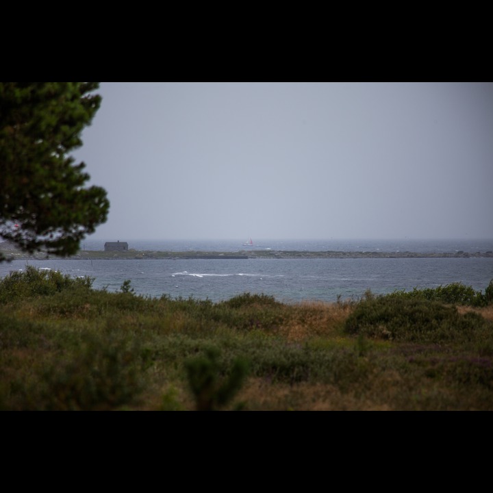 Fishing boat, Rauna, rain