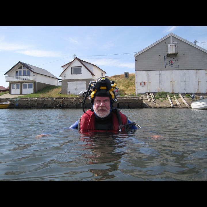 Børre in the water at Østhasselstrand