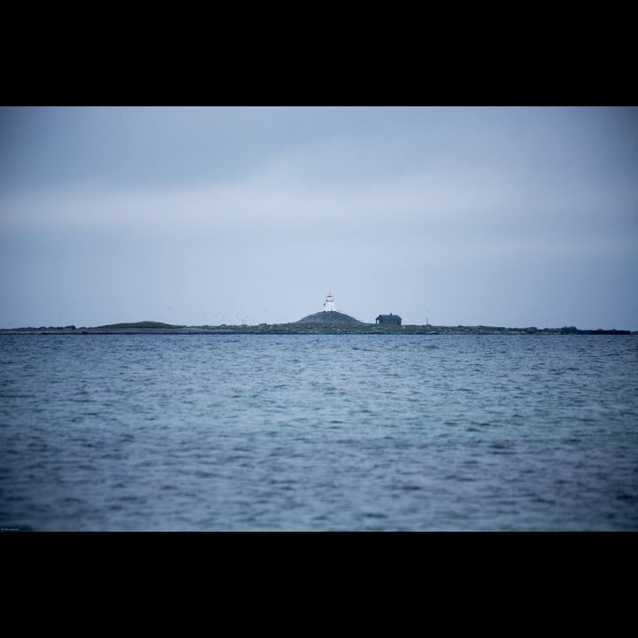 The the beacon on the gravemound at Rauna as seen from Kviljoodden