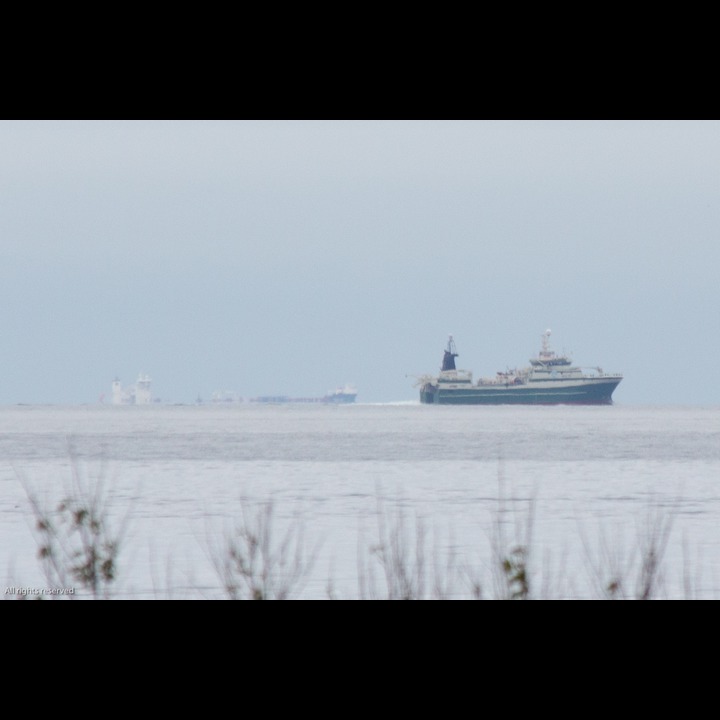 Trawler Markus (OURN, Greenland) coming from Fredrikshavn and just under the horizon, tanker Peary Spirit (Bahamas) coming from Gøteborg and going to Newburgh.