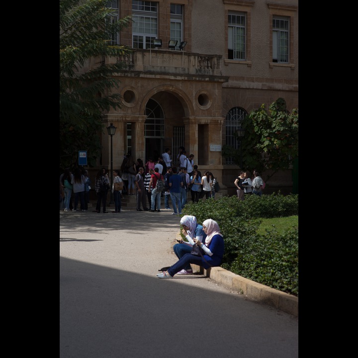 AUB: Students at Bliss Hall