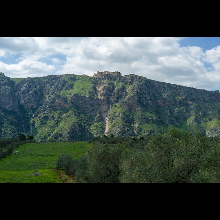 Beaufort Castle (قلعة شقيف) from the east on a clear day