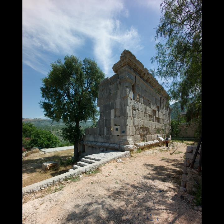 The Roman temple at Hebbariyeh