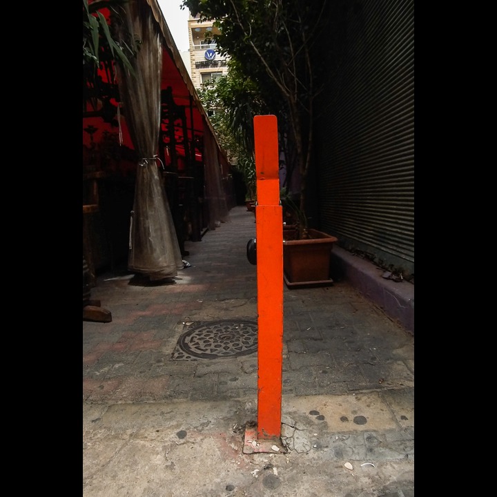 Red post - Rue Cairo