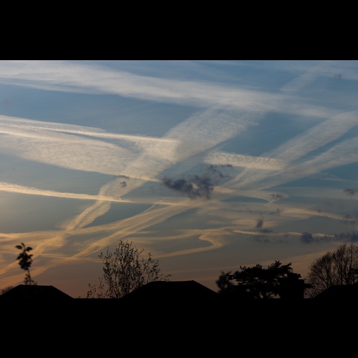 Vapor trails from jetliners also indicate the amount of unburnt parafin/kerosine pollution they dump on us.