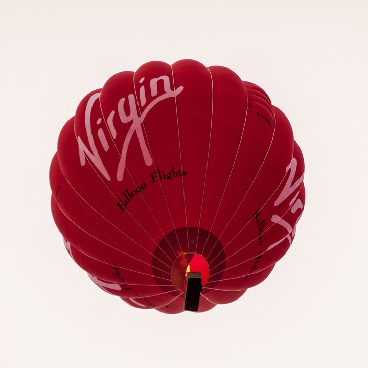 A hot air ballon over our house on May 17. Was it Richard Branson flying home to Kidlington?