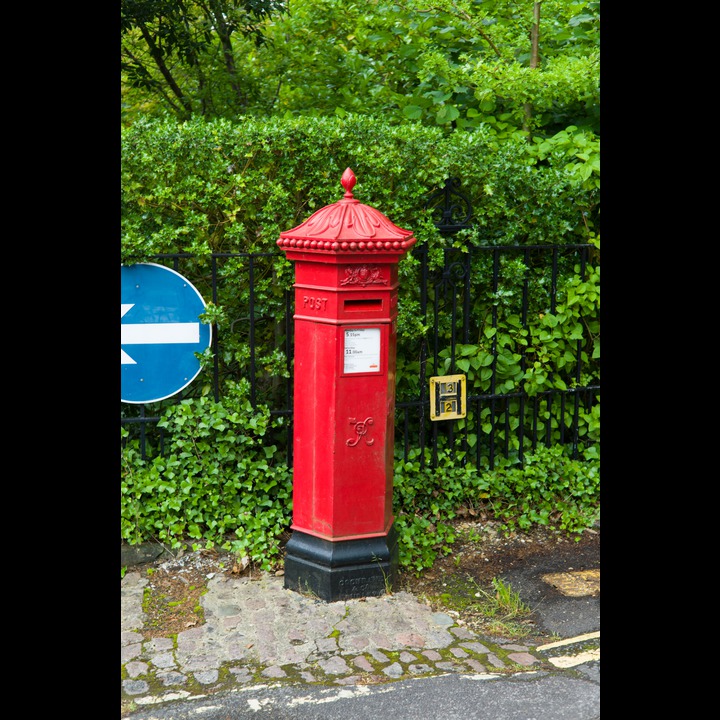 Park Town  - Victorian pillar box.
