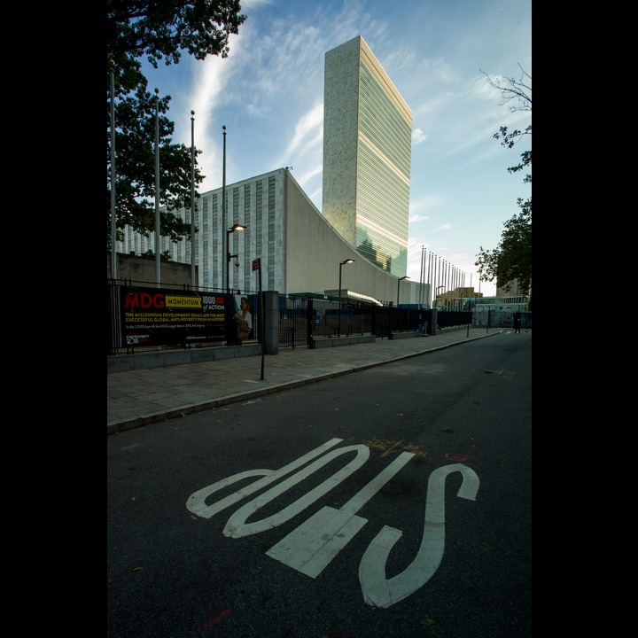 United Nations Headquarters (Oscar Niemeyer, Le Corbusier, Wallace K. Harrison, et al., 1952)