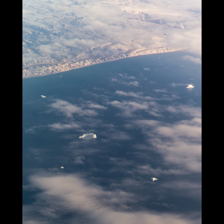 Icebergs of east Greenland, SK945 Arlanda-Chicago